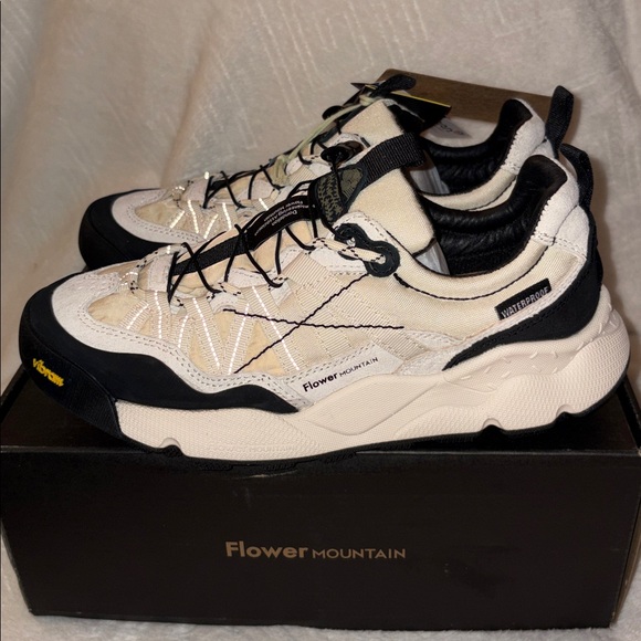 NWT Flower Mountain IWANO 2 UNI Suede and technical fabric sneakers -White-Black - Picture 13 of 16